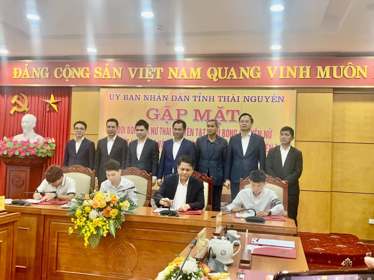 Thay đổi bóng đá Việt Nam, Chủ tịch Hà Nội FC làm ngay 1 việc - Bóng Đá