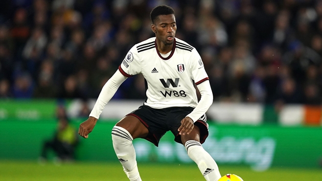 Tosin Adarabioyo thi đấu ấn tượng trong màu áo Fulham.