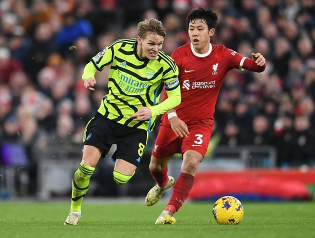 Wataru Endo thích nghi rất nhanh với bóng đá Anh.