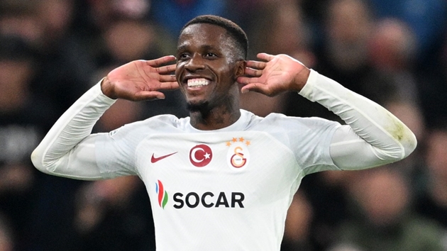Wilfried Zaha nhận được sự quan tâm từ Aston Villa.