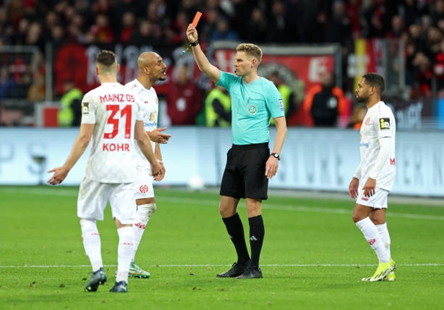 Tận dụng triệt để sai lầm, Bayer Leverkusen thắng dễ Mainz 05 - Bóng Đá
