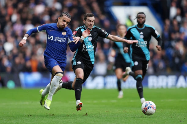 Chelsea là đội nắm thế chủ động ở những phút cuối hiệp một.