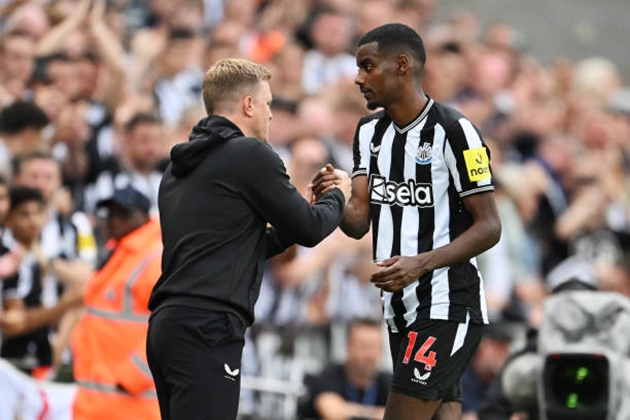 Eddie Howe không chắc chắn về tương lai của Alexander Isak - Bóng Đá