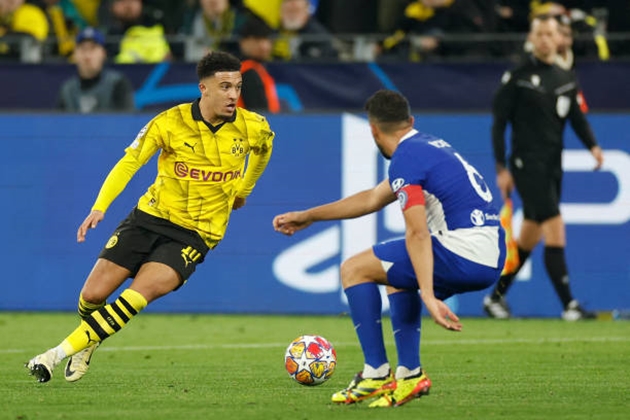 Atletico Madrid bị Borussia Dortmund loại ở tứ kết Champions League.