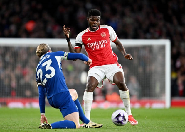 Thomas Partey trở lại đội hình xuất phát và ngay lập tức mang lại sự khác biệt cho Arsenal.