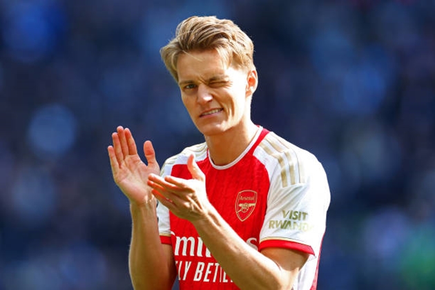 Martin Odegaard mơ mộng đến chức vô địch Ngoại hạng Anh.