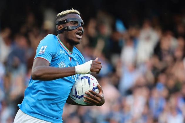 Victor Osimhen nằm trong tầm ngắm của Chelsea.
