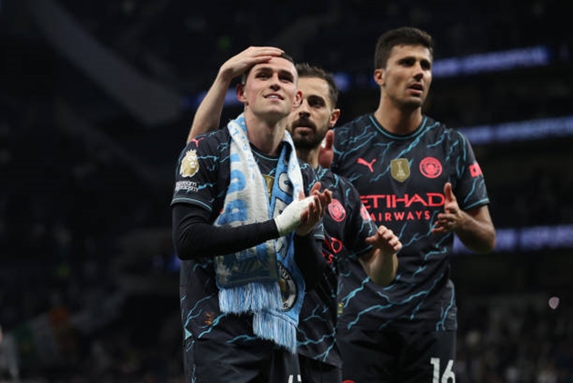 Phil Foden khiến Arsenal 