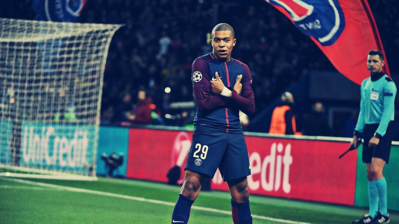 Kylian Mbappe 'wanted PSG to provide him with a private jet' as part of his contract - Bóng Đá