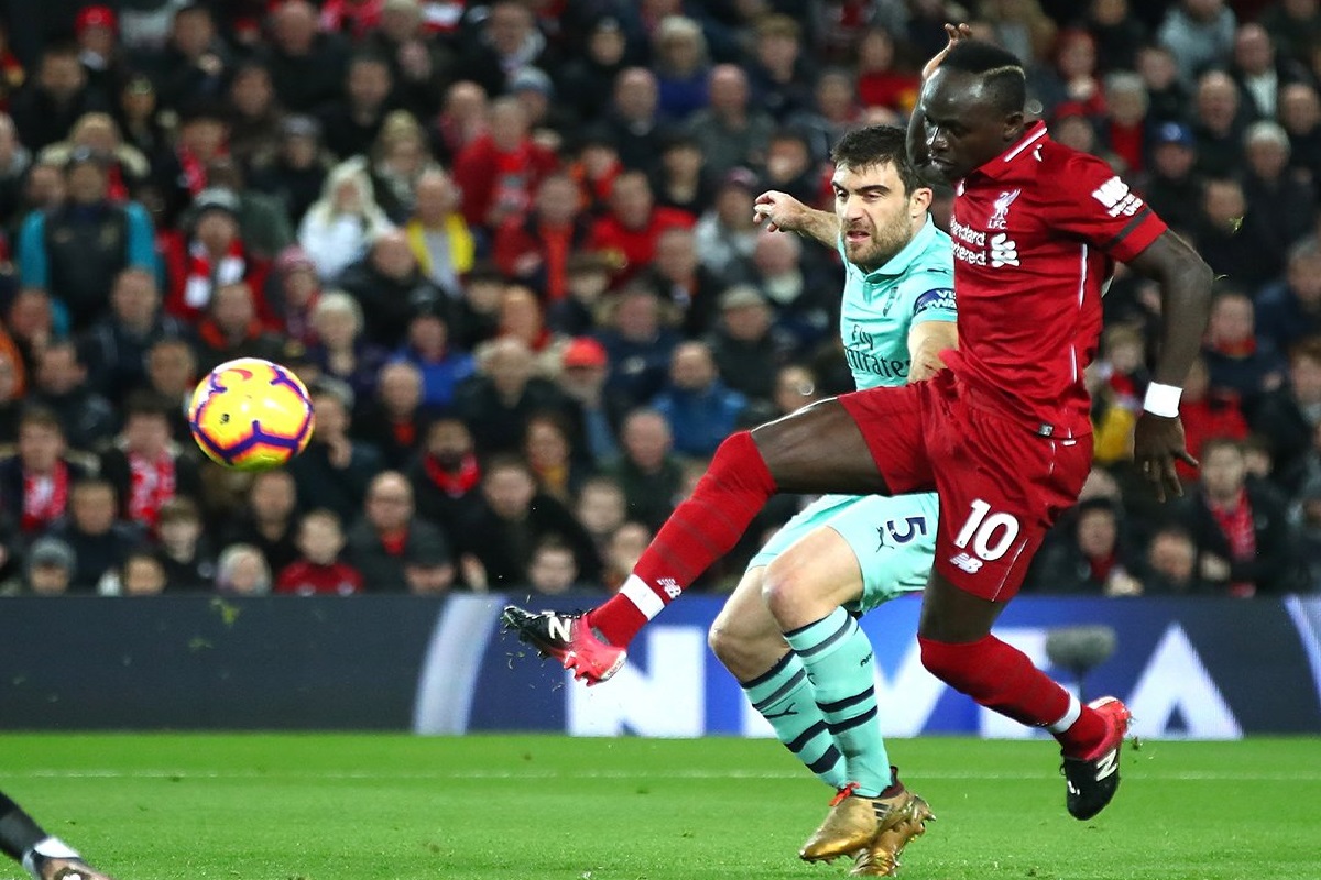 Arsenal's defensive shortcomings brutally exposed against Liverpool - Bóng Đá