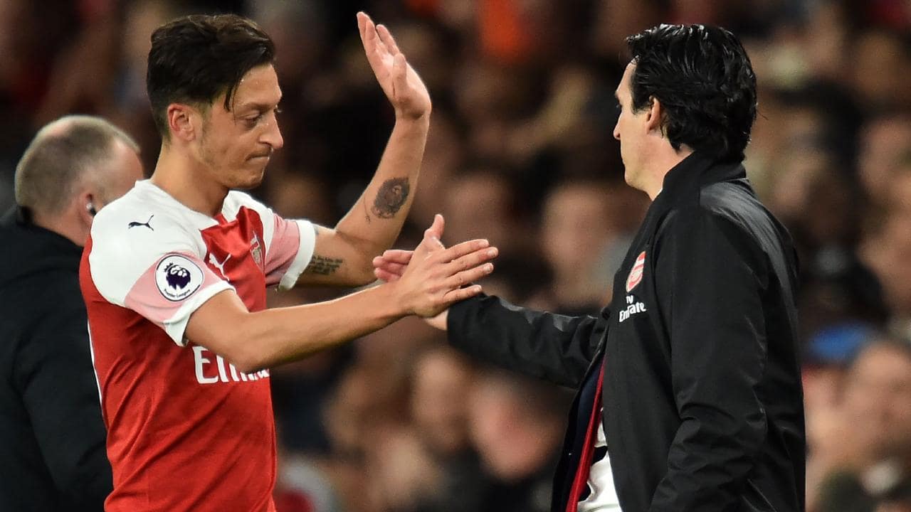 Mesut Ozil has failed Unai Emery's tests in 'untenable situation' according to ex-Liverpool star - Bóng Đá