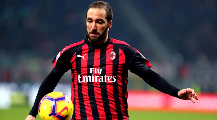 Italian football expert explains exactly what Chelsea can expect from Gonzalo Higuain - Bóng Đá