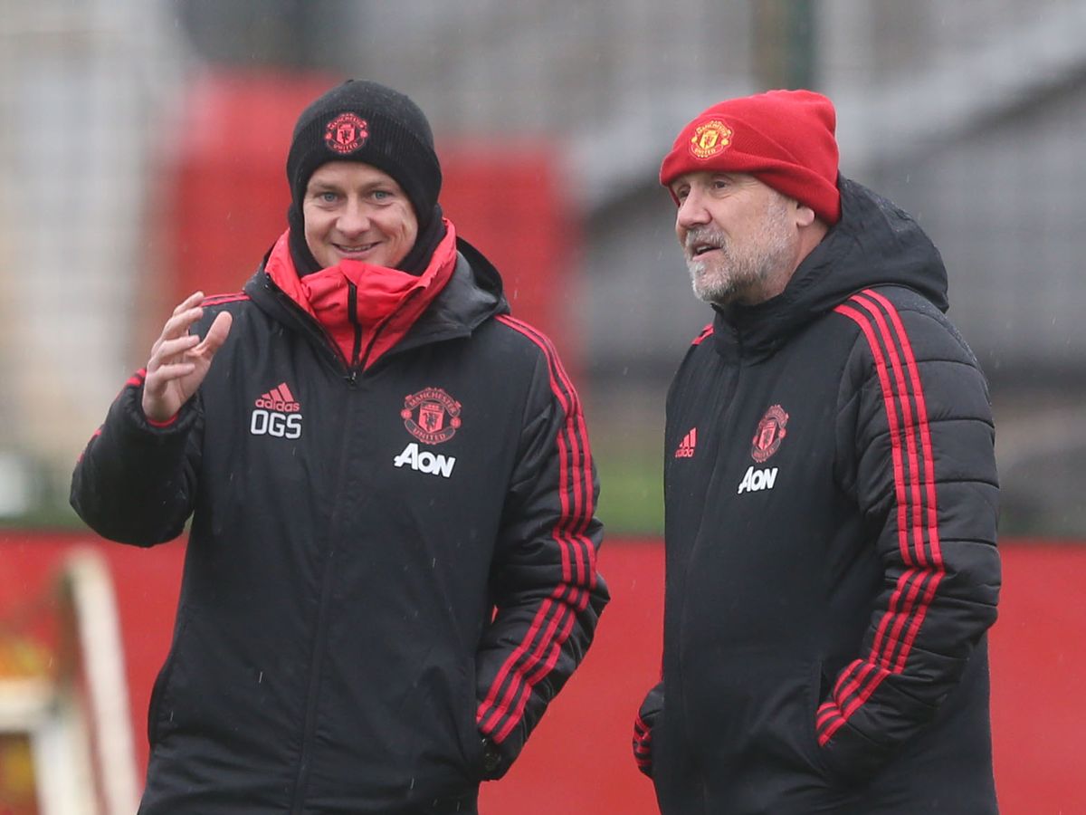 Phil Jones reveals Mike Phelan's role in Manchester United dressing room - Bóng Đá