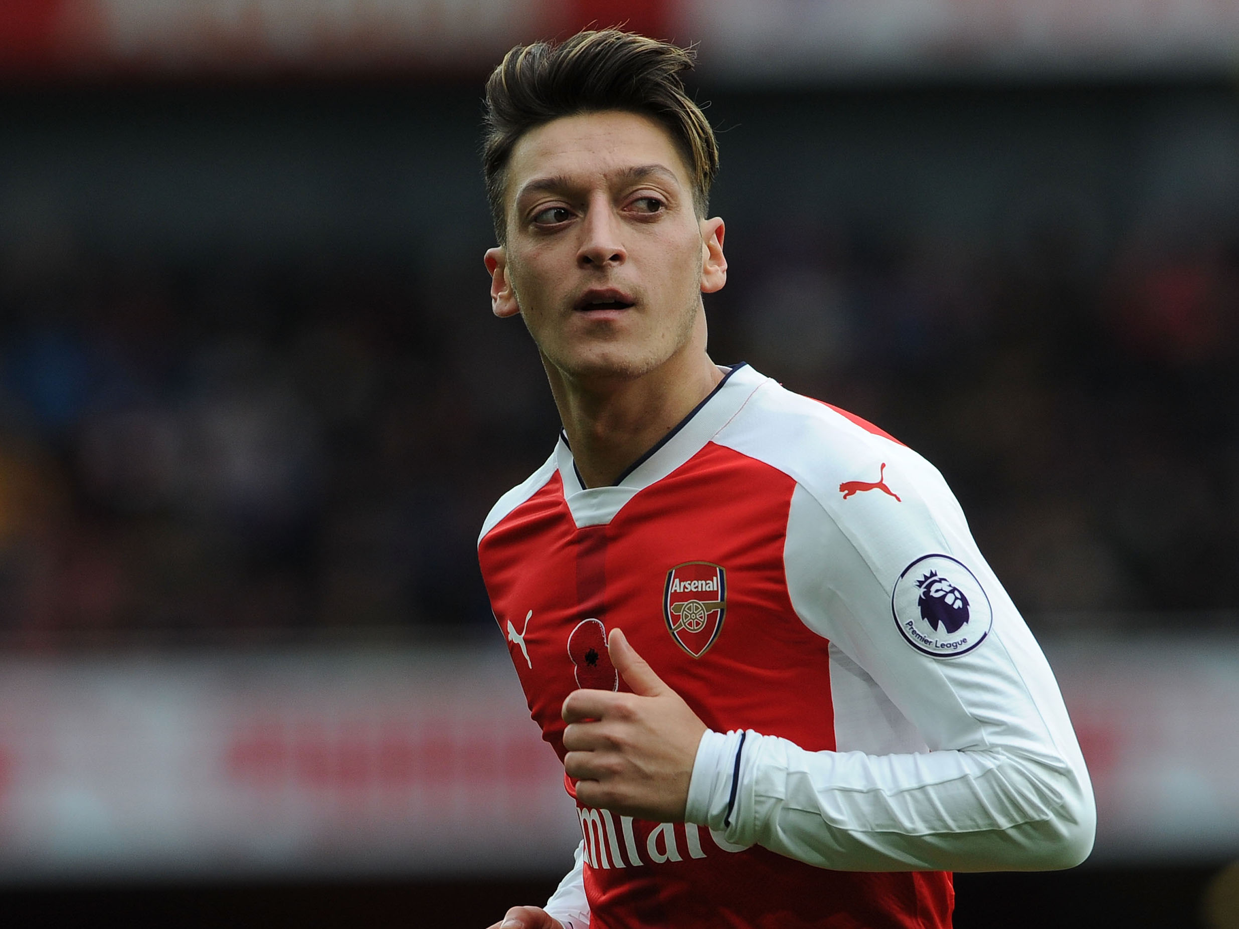 Unai Emery reveals what he said to Mesut Ozil in changing room after Arsenal win - Bóng Đá