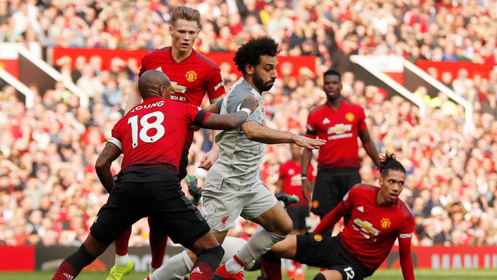 Jurgen Klopp claims two Manchester United players stopped Liverpool FC star Mo Salah - Bóng Đá