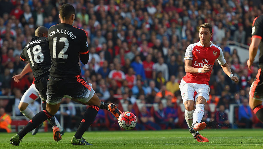 Gary Neville: Arsenal chỉ làm tốt hơn Man Utd một chút - Bóng Đá