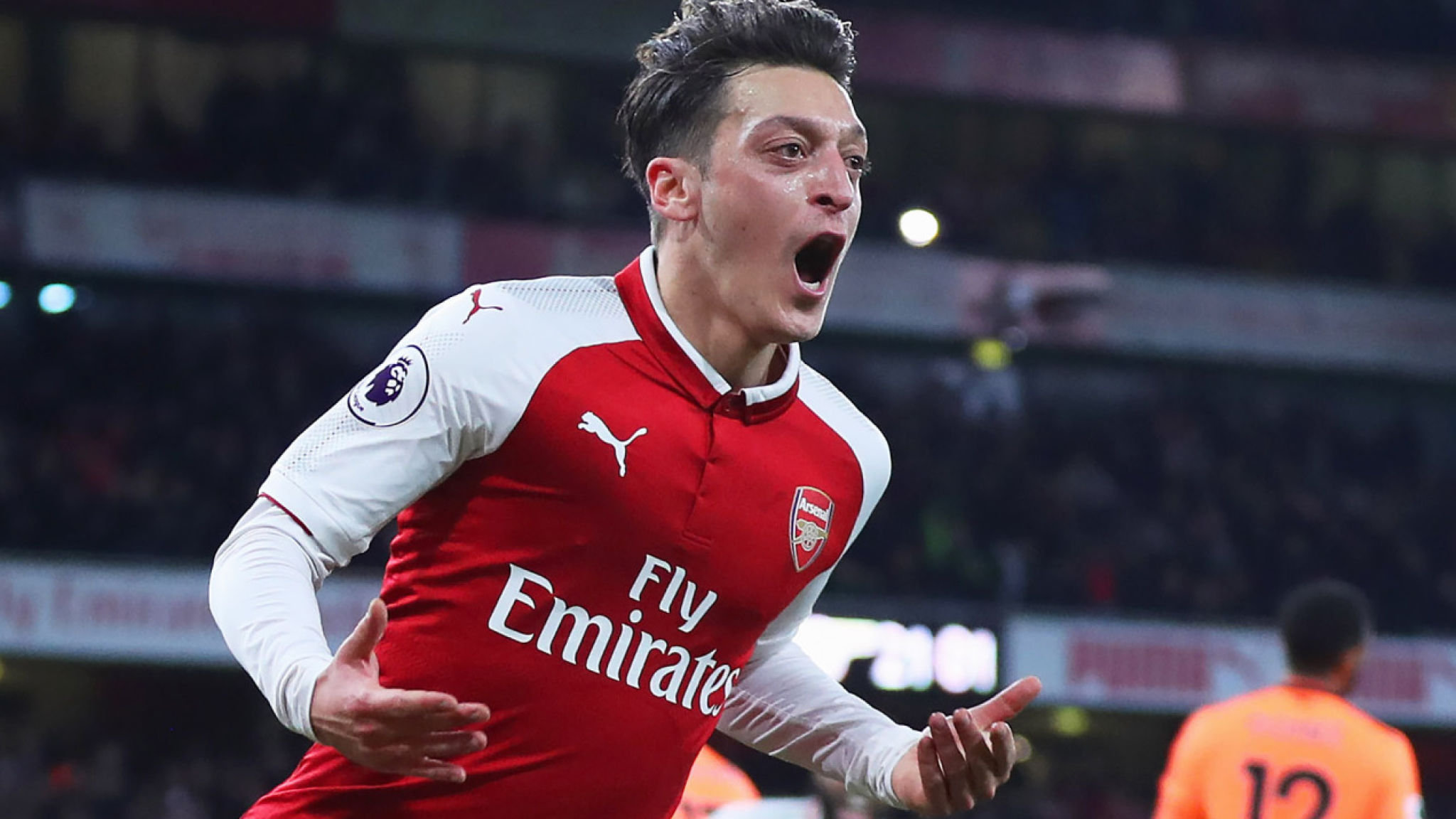 Arsenal player wages revealed - with Mesut Ozil's mammoth salary leading the way - Bóng Đá