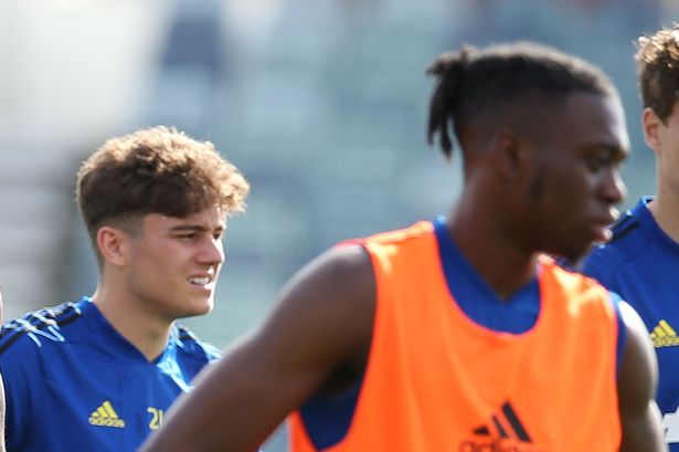 Man Utd coaches thought different things about Daniel James and Aaron Wan-Bissaka - Bóng Đá
