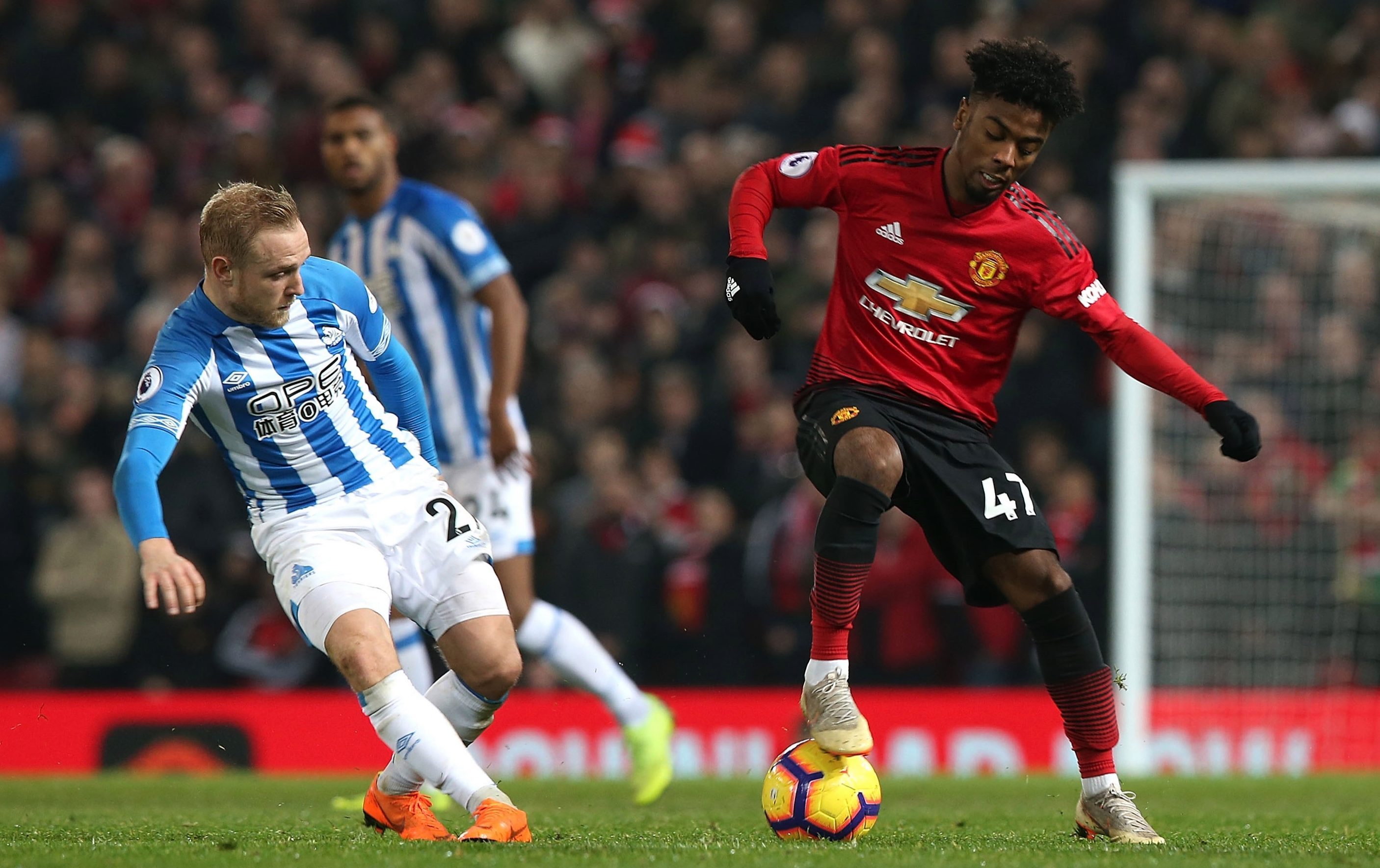Man Utd ace Angel Gomes' view on new contract amid Chelsea and Barcelona transfer interest - Bóng Đá