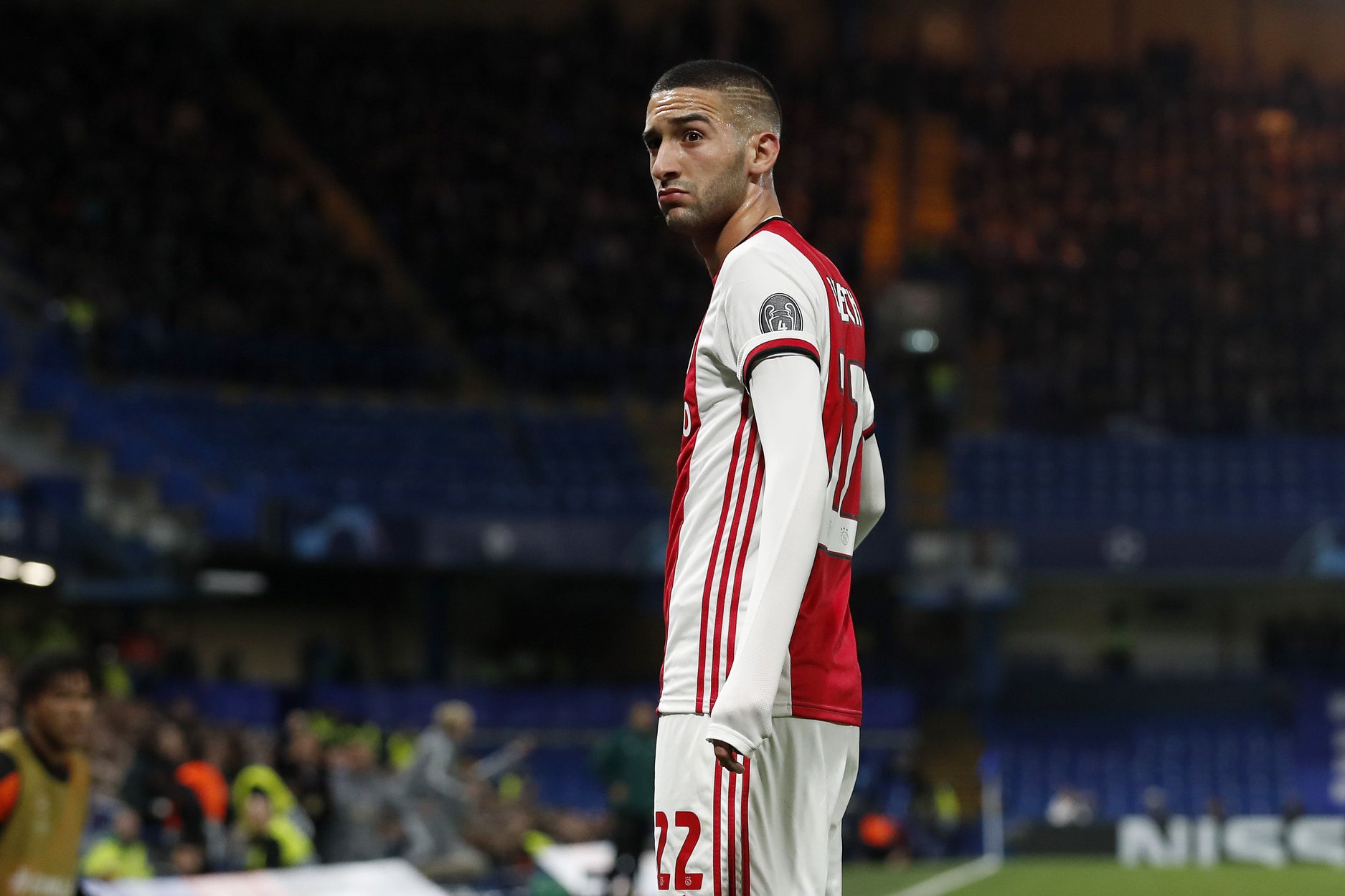 BREAKING: Chelsea have an 'oral agreement' for €45m transfer of Ajax playmaker Hakim Ziyech this summer - Bóng Đá