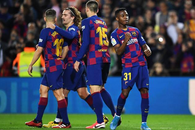 Dani Alves: 'Barca are just another team, they lack identity' - Bóng Đá