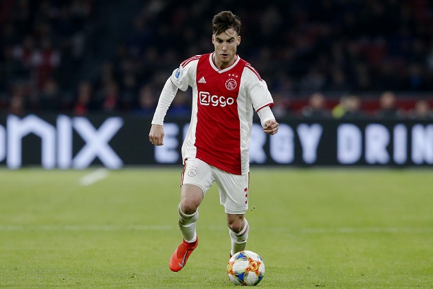 Ajax duo Onana and Tagliafico 'could follow' Ziyech's route to Chelsea - Bóng Đá
