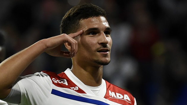 3 reasons why letting Lacazette go even to fund a move for Aouar makes no sense - Bóng Đá