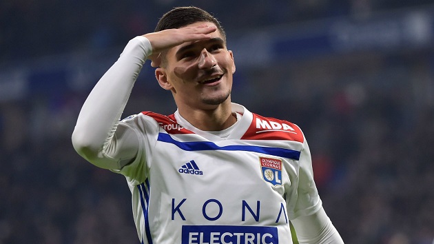 3 reasons why letting Lacazette go even to fund a move for Aouar makes no sense - Bóng Đá
