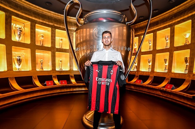 Milan looking to enter talks over permanent deal for Diogo Dalot - Bóng Đá