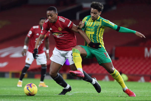 Man Utd 'bó tay', mặc 'vũ đạo Samba' nhảy múa tại Old Trafford - Bóng Đá