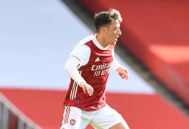 Jamie Redknapp: 'People have talked about whether Arsenal should bring Mesut Ozil in... for me, it's a no brainer' - Bóng Đá