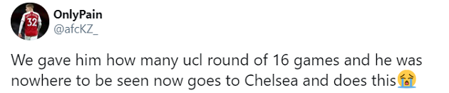 Giroud đã đá rất nhiều trận cho Arsenal tại vòng 16 đội Champions League nhưng đều vô hình. Giờ cậu ấy tới Chelsea và làm những điều thế này.