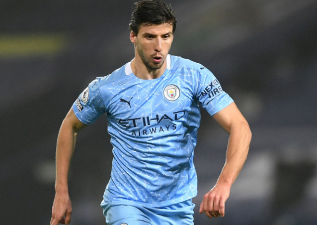 Về phía Manchester City, họ đang sở hữu cặp trung vệ đẳng cấp Ruben Dias - John Stones. Tuy vậy, thủ môn Ederson cũng vẫn phải vào lưới nhặt bóng tới 8 lần trong 10 vòng đấu gần nhất tại EPL.