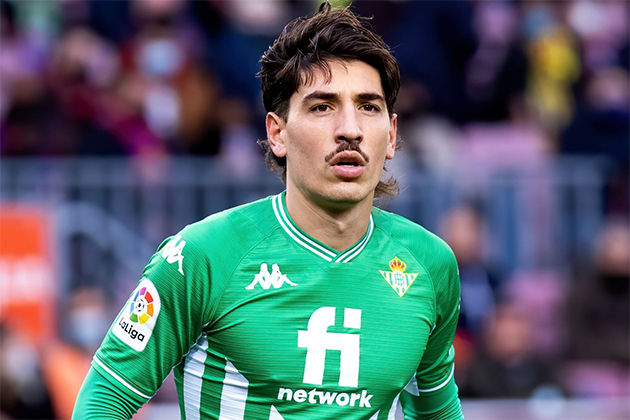Hector Bellerin đã từng đánh mất phong độ bởi các câu chuyện ngoài sân cỏ.