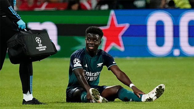 Saka gặp chấn thương và được thay ra ở phút 34 trong trận đối đầu với Lens.