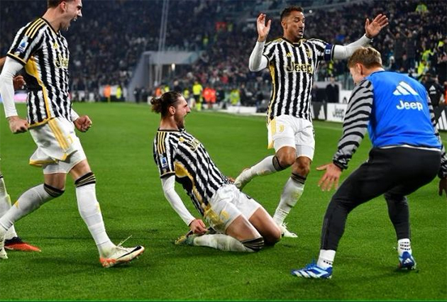 Rabiot thừa nhận Juventus đang nhắm đến Scudetto sau khi đánh bại Roma T - Bóng Đá