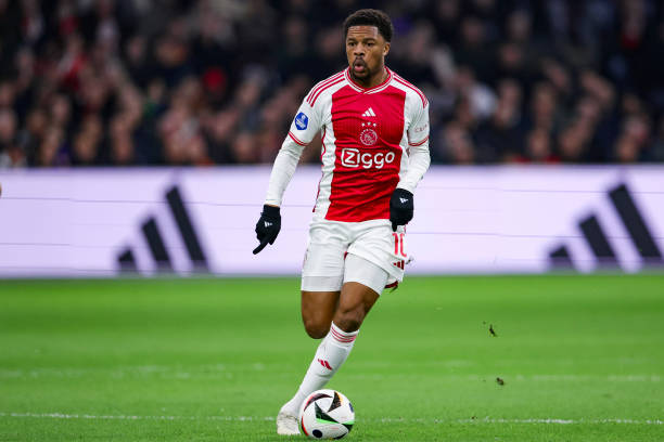 Ajax break silence on Chuba Akpom's failed transfer to Nottingham Forest on deadline day - Bóng Đá