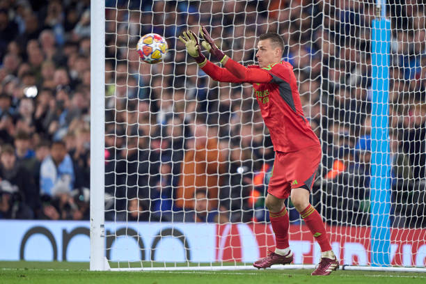 Andriy Lunin thi đấu ngày càng xuất sắc.