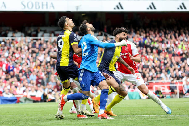 3 quyết định gây tranh cãi từ trận thắng của Arsenal trước Bournemouth - Bóng Đá
