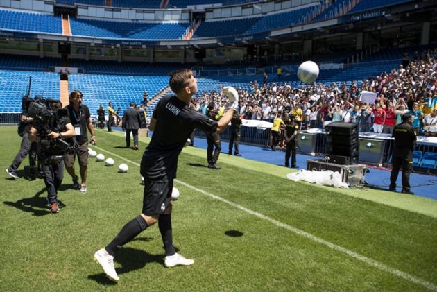 CHÍNH THỨC: Lunin rạng rỡ ra mắt tại Real Madrid - Bóng Đá