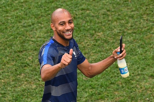 Thành bại của Arsenal trong thương vụ N'Zonzi phụ thuộc vào Chelsea?