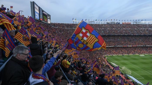 Nâng cấp sân bóng, Barcelona chuẩn bị bán luôn