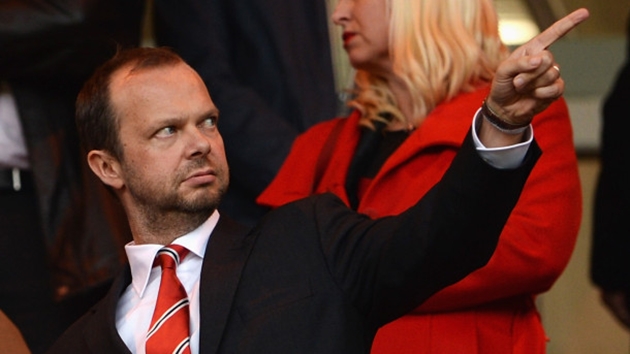 SỐC: Fan Man Utd quyết treo banner đuổi cổ Ed Woodward - Bóng Đá