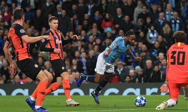 Ảnh bài viết Sterling chính thức lên tiếng sau pha "vấp cỏ" dẫn đến penalty