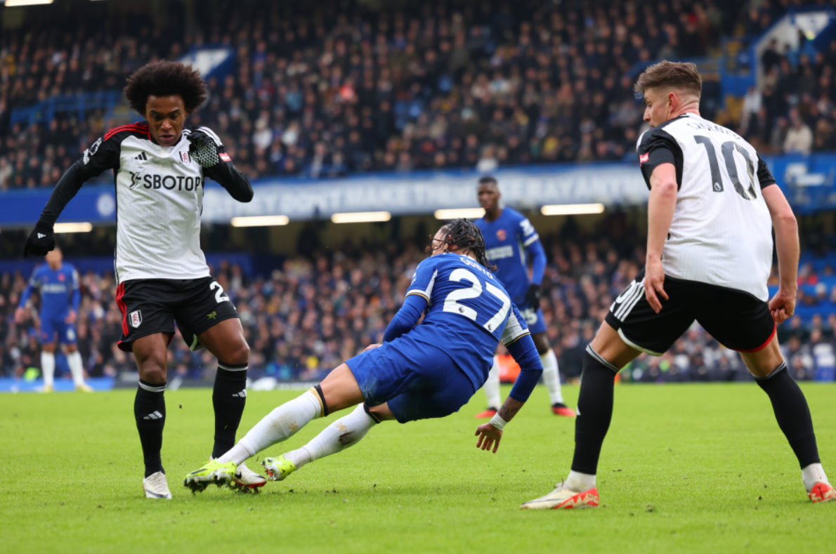 ‘Maybe it should be red’ – Chelsea boss Mauricio Pochettino agrees with Marco Silva rant on key moment - Bóng Đá