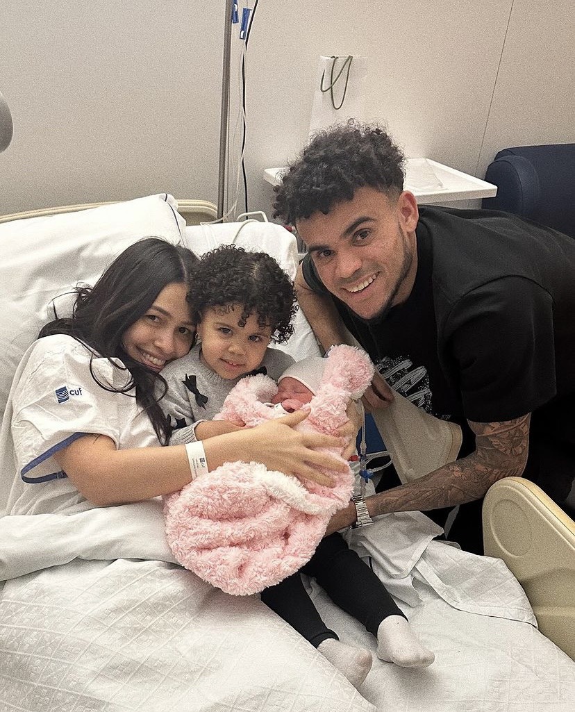 Luis Diaz's girlfriend announces birth of baby girl hours after Liverpool forward's heroics - Bóng Đá