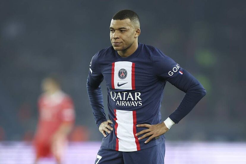 PSG manager issues Kylian Mbappé update as transfer decision 'imminent' after Liverpool links - Bóng Đá
