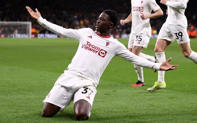 Kobbie Mainoo's 'beautiful' 97th-minute winner against Wolves hailed by Rio Ferdinand... as he compares the Man United youngster to a four-time Champions League  - Bóng Đá