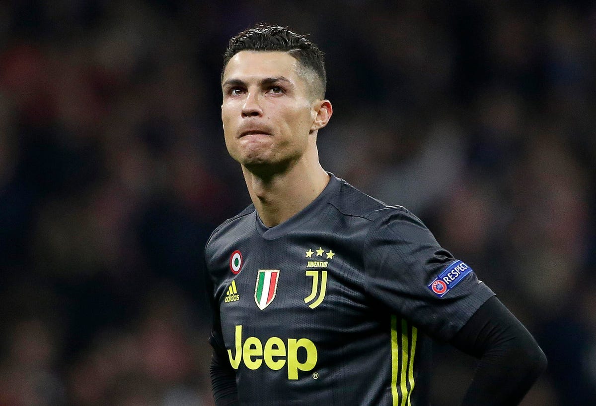 Juventus chief 'didn't agree' with Cristiano Ronaldo signing as surprise transfer admission made - Bóng Đá