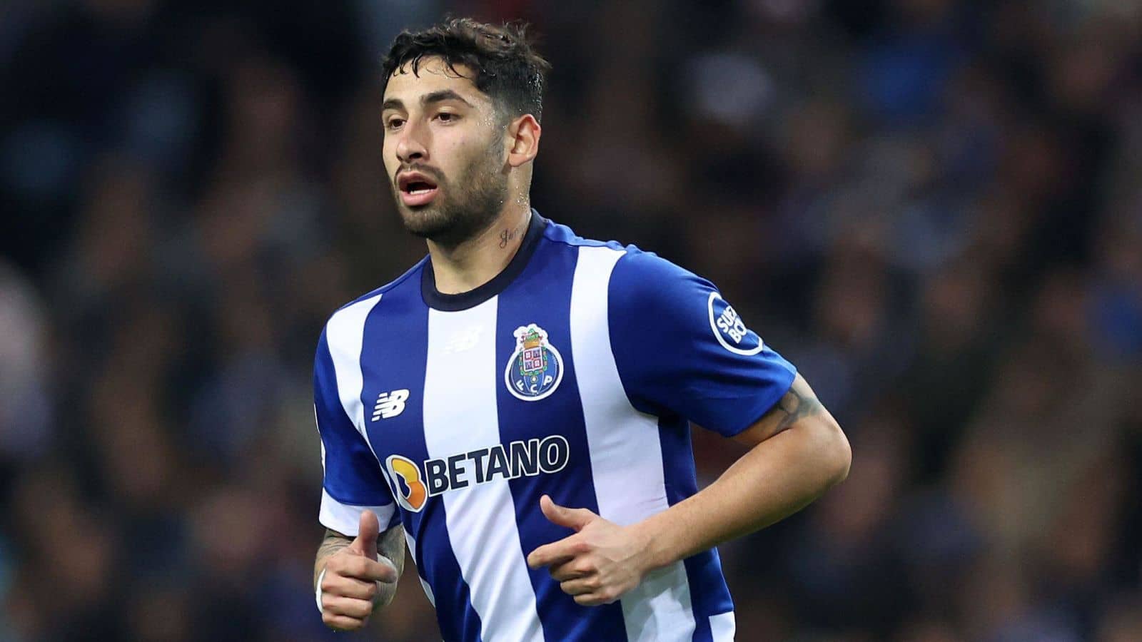 Liverpool are 'considering triggering Alan Varela's release clause' with Reds impressed by Porto midfielder - Bóng Đá